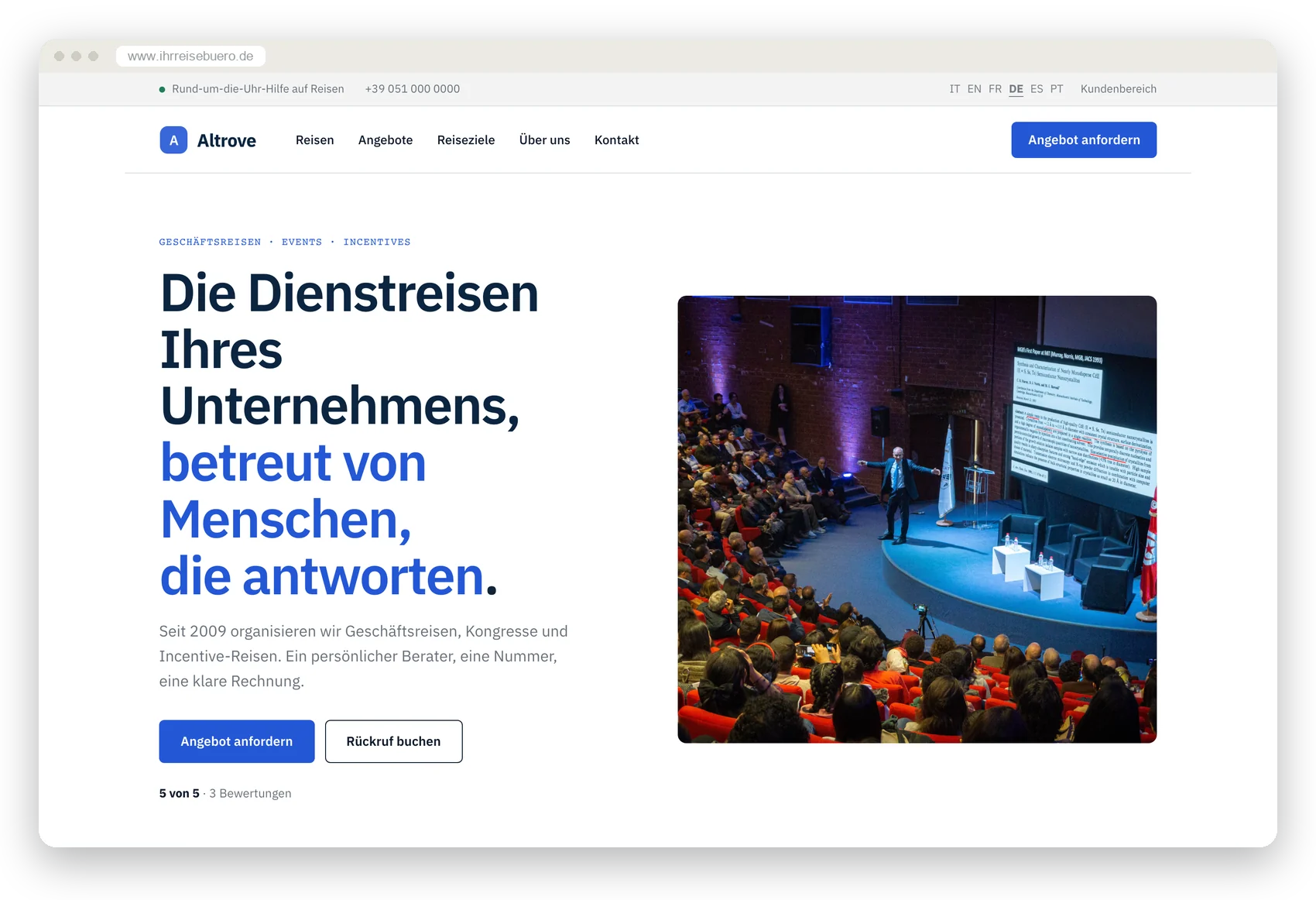 Die Demo-Website im Stil Corporate, am Computer